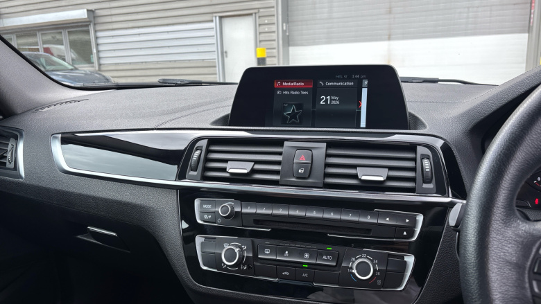 BMW 2 Series 218i Sport 2dr [Nav] Petrol Coupe